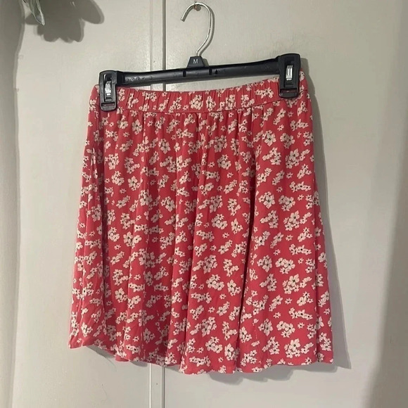American Eagle Outfitters Dresses & Skirts - American Eagle Pink Floral Skirt XS